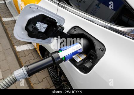 Refuelling a Toyota Mirai at a hydrogen filling station, Berlin, 17.05.2021 Stock Photo