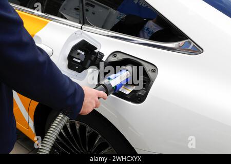 Refuelling of a fuel cell vehicle, a Toyota Mirai at a hydrogen filling station, Berlin, 17.05.2021 Stock Photo