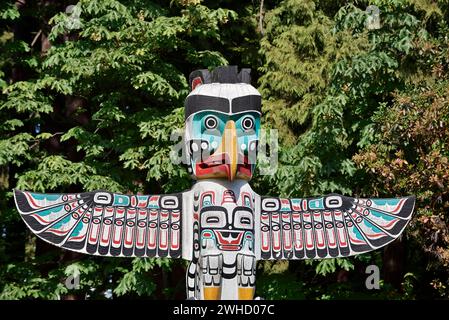 Totem Pole, Thunderbird House Post Totem Pole, Stanley Park, Vancouver, British Columbia, Canada Stock Photo