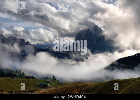 View from the Seceda Alp to the Sassolungo (3181m), Puez-Odle Nature Park, Val Gardena, Province of Bolzano, Alto Adige, South Tyrol, Alps, Dolomites, Trentino-Alto Adige, Italy, Italia Stock Photo