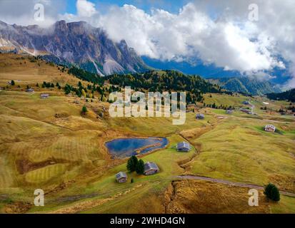 View from the Seceda Alm on the hiking trail to the Col Raiser mountain station, Puez-Geisler Nature Park, Val Gardena, Province of Bolzano, Alto Adige, South Tyrol, Alps, Dolomites, Trentino-Alto Adige, Italy, Italia Stock Photo