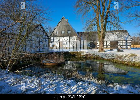 '18.01.2024, Germany, North Rhine-Westphalia, Holzwickede - Winter with snow in the Ruhr area, Emscher spring, the Emscher river has its source at the Stock Photo