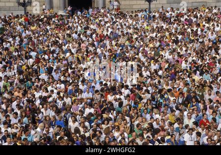 human crowd lot of people sociology demography meeting festival ...