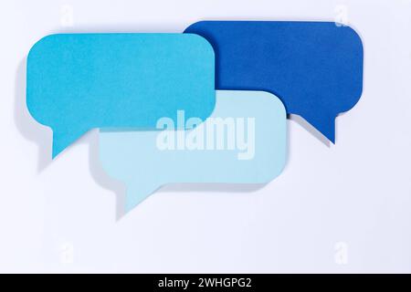 Blaue Sprechblasen mit Textfreiraum Copyspace als Kommunikation Information Konzept reden Stuttgart, Deutschland - 15. Januar 2024: Blaue Sprechblasen mit Textfreiraum Copyspace als Kommunikation Information Konzept reden in Stuttgart, Deutschland. *** Blue speech bubbles with text free space Copyspace as communication Information concept talking Stuttgart, Germany January 15, 2024 Blue speech bubbles with text free space Copyspace as communication Information concept talking in Stuttgart, Germany Stock Photo