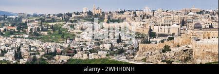 View from the Mount of Olives to the Temple Mount in Jerusaalem, including the Al-Aqsa Mosque and th Stock Photo