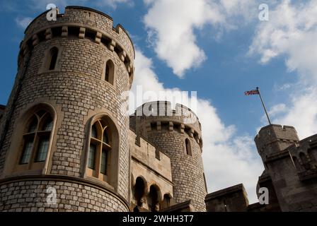 Windsor, Berkshire, UK. 16th September, 2022. Crowds were thrilled to ...