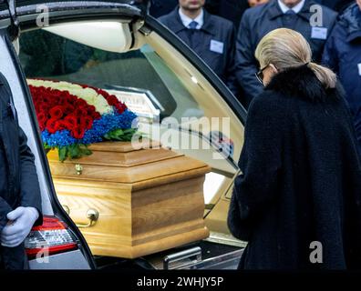Turin, Italien. 10th Feb, 2024. HRH Princess Marina Ricolfi Doria of Savoy accompany the coffin outside at the Duomo di Torino, on February 10, 2024, after the funeral ceremony of HRH Prince Vittorio Emanuele of Savoy (12-2-1937  3-2-2024), the last Crown Prince of Italy Credit: Albert Nieboer/Netherlands OUT/Point de Vue OUT/dpa/Alamy Live News Stock Photo
