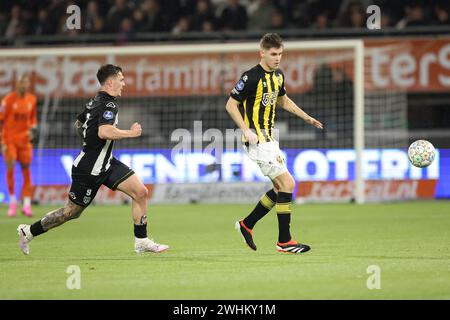 Almelo, Netherlands. 10th Feb, 2024. ALMELO, NETHERLANDS - FEBRUARY 10: Ramon Hendriks of Vitesse during the Dutch Eredivisie match between Heracles Almelo and Vitesse at Erve Asito on February 10, 2024 in Almelo, Netherlands. (Photo by Peter Lous/Orange Pictures) Credit: Orange Pics BV/Alamy Live News Stock Photo