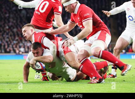 London, UK. 01st Feb, 2018. England's Ben Earl (Saracens)goes over for his Try during Guiness 6 Nations Rugby match between England against Wales at Twickenham stadium, London on 11th February, 2024 Credit: Action Foto Sport/Alamy Live News Stock Photo