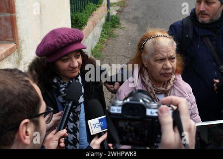 Altavilla Milicia ( Palermo) 11 Febbraio 2024  Triplice omicidio ad Altavilla Milicia - uomo uccide la moglie e i due figli  nella foto :  la zia e la nonna della moglie Stock Photo