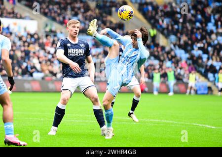 Tatsuhiro Sakamoto of Coventry City controls the ball during the Sky ...