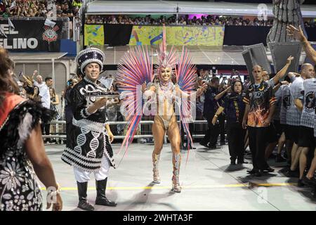 Carnaval SP Turis 2024 - Gavioes da fiel SAO PAULO SP, 02/11/2023 - Carnival SP Turis /Parade of schools from the special group - Sabrina Sato, in a parade this Saturday night, at the Anhembi Sambodromo, Sao Paulo 11. IMAGO / Jefferson Aguiar Sao Paulo Brasil Copyright: xJeffersonxAguiarx Stock Photo