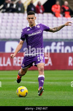 Firenze, Italia. 11th Feb, 2024. Foto Marco Bucco/LaPresse 11 Febbraio 2024 - Firenze, Italia Sport, Calcio Fiorentina vs Frosinone - Campionato italiano di calcio Serie A TIM 2023/2024 - Stadio Artemio Franchi. Nella foto: Lucas Martinez Quarta in azione Photo Marco Bucco/LaPresse February 11, 2024 - Firenze, Italy Sport, Soccer Fiorentina vs Frosinone - Italian Serie A Football Championship 2023/2024 - Artemio Franchi Stadium. In the photo: Lucas Martinez Quarta in action Credit: LaPresse/Alamy Live News Stock Photo