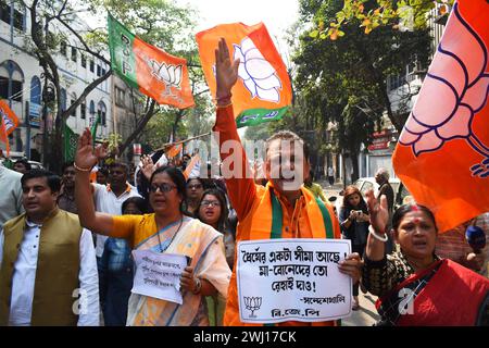 Kolkata, West Bengal, India. 12th Feb, 2024. Workers of BJP's North Kolkata Mahila Morcha show demonstrate in front of Armhastreet Police Station in North Kolkata against the regime's brutality against women in Sandeshkhali. (Credit Image: © Sayantan Chakraborty/Pacific Press via ZUMA Press Wire) EDITORIAL USAGE ONLY! Not for Commercial USAGE! Stock Photo