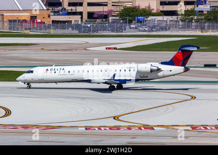 Delta Connection SkyWest Airlines Bombardier CRJ-700 aircraft Chicago Midway Airport in the USA Stock Photo