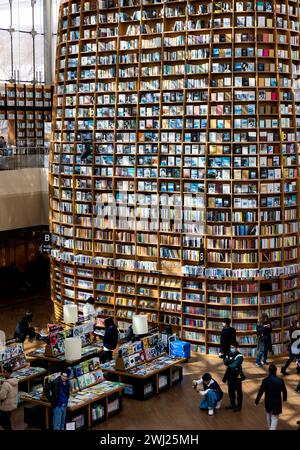 SEOUL -The Starfield library in the COEX Central Plaza mall in the Gangnam district Stock Photo