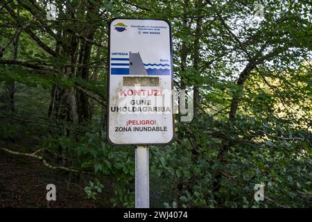 Warning sign in Basque and Spanish Stock Photo - Alamy