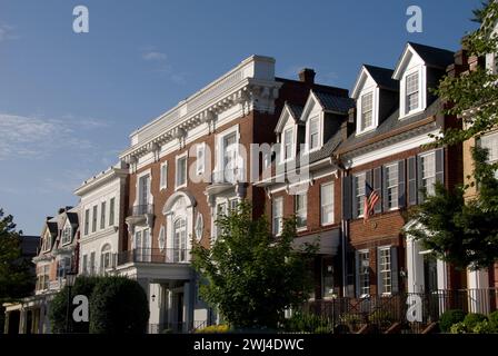 houses on on Monument Avenue the only street in the United States that is a National Historic Landmark -  Richmond, Virginia Stock Photo