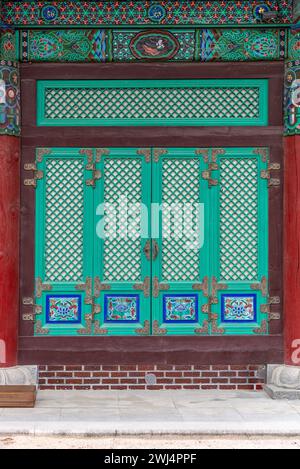 Beautiful traditional door in a Korean temple Stock Photo