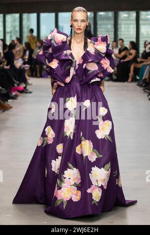 Model Caroline Trentini walks on the runway at the Carolina Herrera  fashion show during the Fall Winter 2024 Collections Fashion Show at New York Fashion Week in New York, NY on February 12 2024. (Photo by Jonas Gustavsson/Sipa USA) Stock Photo