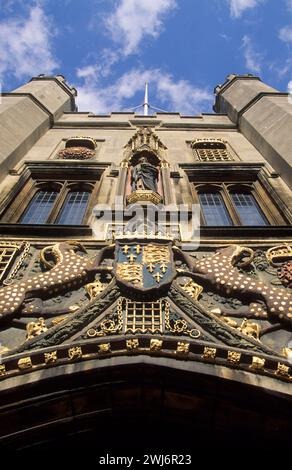 UK, Cambridgeshire, Cambridge, detail of coat of arms and gateway to Christ College. Stock Photo