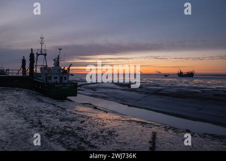 Winter sunrise at Old Leigh, Leigh-on-Sea, near Southend-on-Sea, Essex, England, United Kingdom Stock Photo