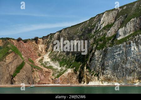 View of multi-coloured sand cliffs of Alum Bay, Isle of Wight, UK Stock Photo