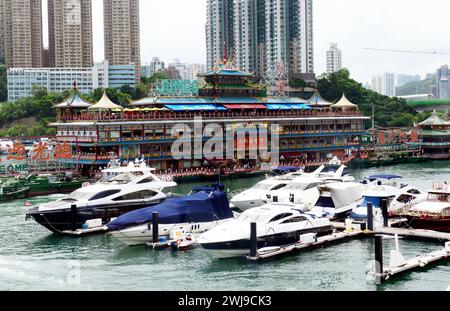 The iconic Jumbo floating restaurant in the Aberdeen South Typhoon shelter in Hong Kong. Stock Photo