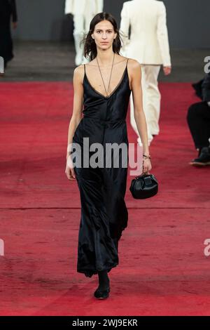 Nueva York, Vereinigte Staaten. 13th Feb, 2024. GABRIELA HEARST Fall/Winter 2024 runway during New York Fashion Week on February 2024 - New York; US 13/02/2024 Credit: dpa/Alamy Live News Stock Photo