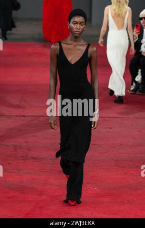 Nueva York, Vereinigte Staaten. 13th Feb, 2024. GABRIELA HEARST Fall/Winter 2024 runway during New York Fashion Week on February 2024 - New York; US 13/02/2024 Credit: dpa/Alamy Live News Stock Photo