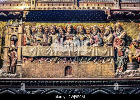 Notre Dame de Paris Cathedral : The Last Supper, reliefs carved wall, scene from Jesus Christ life, Christian iconography, Pierre de Chelles architect Stock Photo