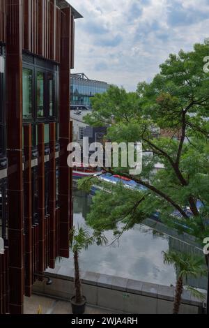 London - 03 06 2022: View of the Regent's Canal from Water Ln shopping centre. Stock Photo