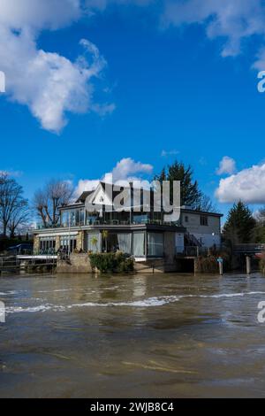 The Boathouse at Boulters Lock, Maidenhead, River Thames, Buckinghamshire, England, UK, GB. Stock Photo