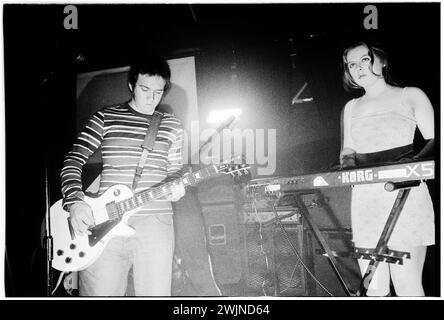 James Chant of the Welsh indie band Tommy and the Chauffeur playing live at Clwb Ifor Bach in Cardiff on 26 November 2000. Photo: Rob Watkins.  INFO: Tommy and the Chauffeur, a '90s Welsh band, delivered a dynamic blend of indie rock and pop sensibilities. Their energetic performances and infectious melodies, showcased in tracks like 'Having and Wanting' captivated audiences with their distinctive sound. Stock Photo