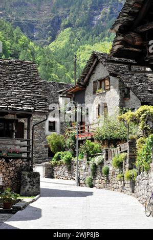 Sonogno, the rearmost village in Valle Verzasca, Verzasca Valley, Canton Ticino, Switzerland Stock Photo