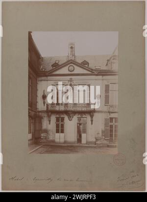 Barry, Jean. Hôtel d'Equerilly 60 rue de Turenne. 'Manual hotel, 3rd arrondissement, Paris'. Albumin paper draw. in 1902-02-1902-02. Paris, Carnavalet museum. 123819-1 Stock Photo