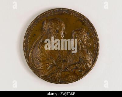 Jean Warin (1604-1672). 'Anne of Austria and Louis XIV / Facade du Val-de-Grace'. Medal, 1638. Paris, Carnavalet museum. Right Anne of Austria on the right with Louis XIV Child on the left. Facade back of the Val-de-Grâce church according to François Mansart's first project. Bourbon, child, future king France, medal, little boy, profile, portrait, French queen Stock Photo