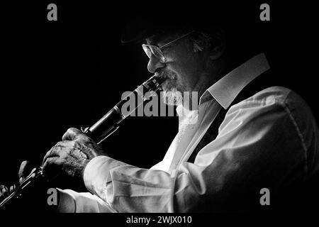 Acker Bilk, English clarinetist, on stage at Hastings. East Sussex. July 1999 Stock Photo
