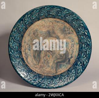 André Metthey (1871-1920). Flat. Earthenware. Museum of Fine Arts of the City of Paris, Petit Palais. Art Menager, Faience, Crockery, 19th 19th 19th 19th 19th 19th century, dish Stock Photo