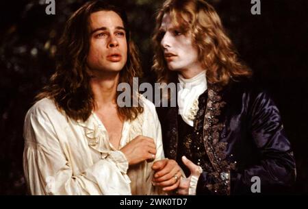 INTERVIEW WITH THE VAMPIRE 1994 Warner Bros. film with Brad Pitt at left as Louis de Pointe du Lac and Tom Cruise as Lestat de Lioncourt Stock Photo