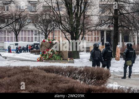 St. Petersburg, Russia. 17th Feb, 2024. People gather at a monument to victims of political repression to honor the memory of Russian opposition leader Alexei Navalny a day after news of his death, in St. Petersburg. Credit: SOPA Images Limited/Alamy Live News Stock Photo