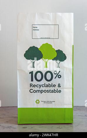 Prescription bag made of 100% recyclable & compostable paper Stock Photo