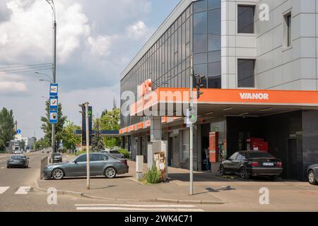 Kyiv, Ukraine - May 27, 2023: Vianor tires and maintenance services building. Company Vianor has 1000 branches in Europe, 20 branches in Lithuania. Of Stock Photo