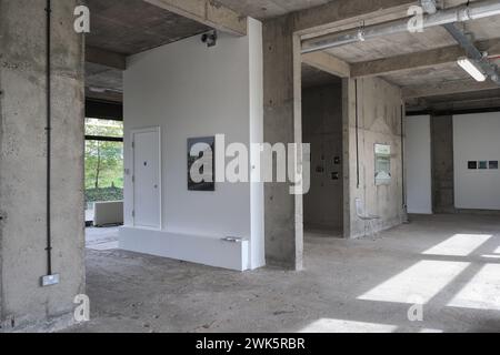 The former Scottish Queen pub in Park Hill flats Sheffield England UK, used as an artspace exhibition space concrete walls structure architecture Stock Photo