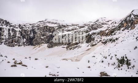 Remains of snow avalanches in a white Cirque de Gavarnie in late winter (Gavarnie, Hautes-Pyrénées, Occitanie, France, Pyrenees) Stock Photo