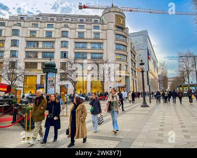 Paris, France, Crowd of People Walking, on Street Scenes, Avenue Champs-Elysees, Louis Vuitton, LVMH, Luxury Clothing Store Front Stock Photo