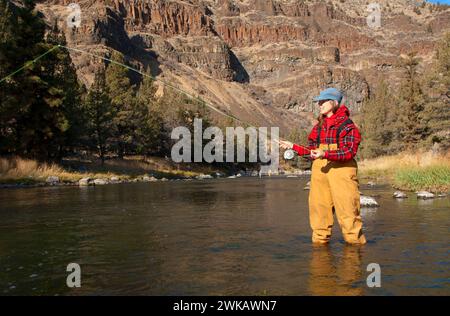 Flyfishing in Crooked River canyon, Crooked Wild and Scenic River, Lower Crooked River National Back Country Byway, Oregon Stock Photo