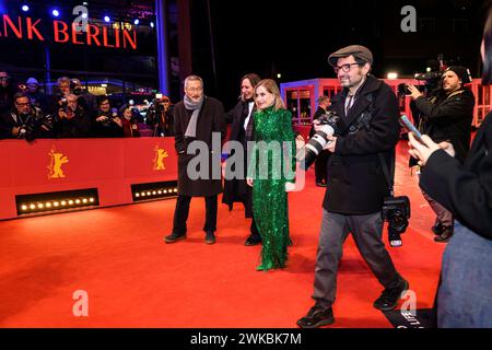 Isabelle Huppert und Regisseur Hong Sangsoo auf dem Roten Teppich bei der Premiere von YEOHAENGJAUI PILYO, A TRAVELERS NEEDS bei der der Berlinale im Berlinale Palast. Roter Teppich *** Isabelle Huppert and director Hong Sangsoo on the Red Carpet at the premiere of YEOHAENGJAUI PILYO, A TRAVELERS NEEDS at the Berlinale in the Berlinale Palast Red Carpet Stock Photo