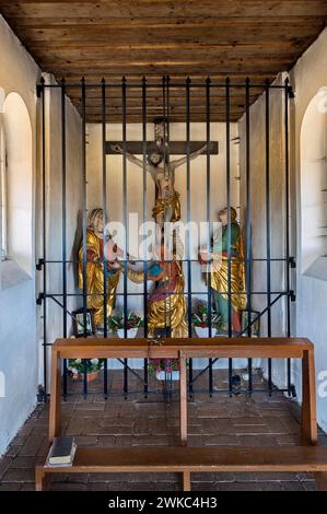 Chapel, crucifix with mourning figures on the Buchenberg, Buchenberg, Allgaeu, Bavaria, Germany Stock Photo