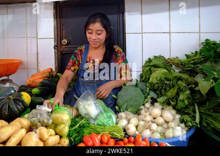 mercado central, Antigua Guatemala, departamento de Sacatepéquez, Guatemala, Central America. Stock Photo